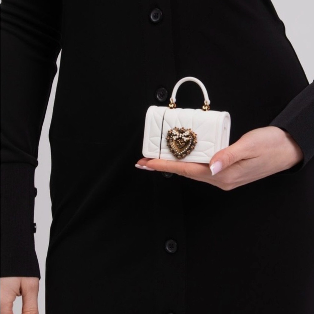 BNIB - DOLCE & GABBANA Airpods Case White Silicone Devotion Heart.